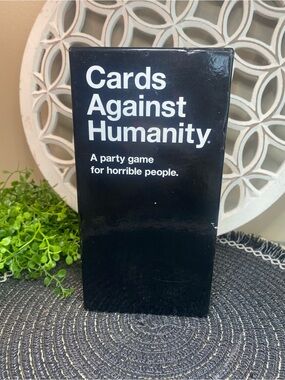 Cards Against Humanity Party Game -‎ Black Edition